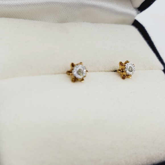 NEW VINTAGE DIAMOND CHIP STUD EARRINGS - Picture 3 of 4